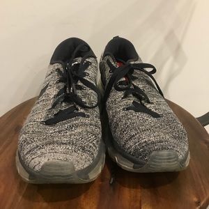 Nike FlyKnit MAX *Limited Edition Color*